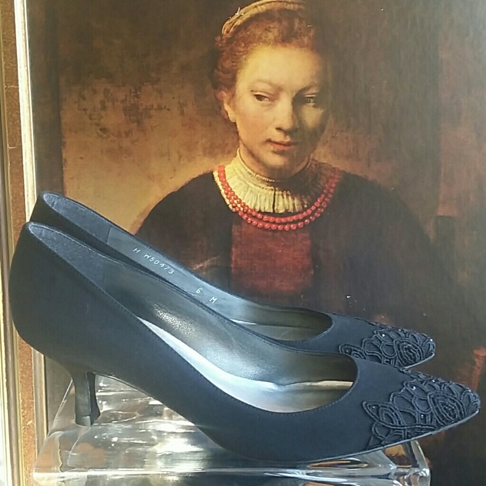 Stuart Weitzman Pumps - image 8